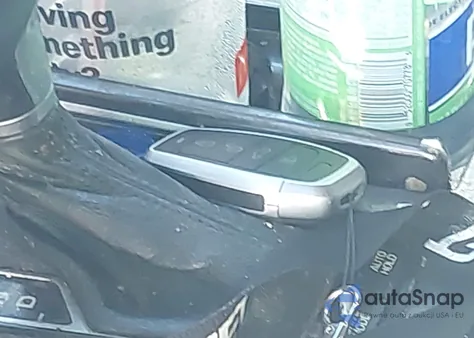 2018 Genesis G80 3.8 z USA, uszkodzony, nr VIN KMHGN4JEXJU284289